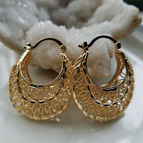 Jewelry - Boho gold hoop earring,